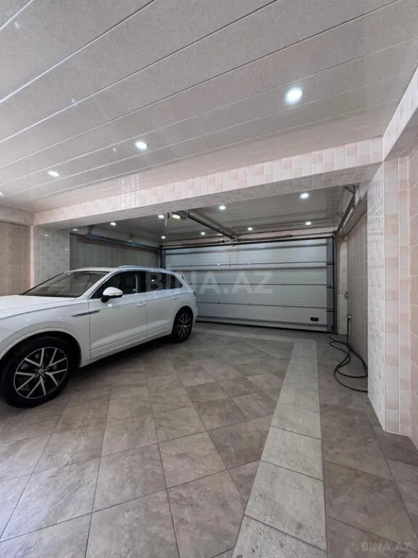 Satılır 20 otaqlı həyət evi 1032 m²