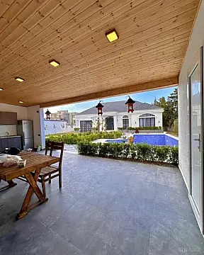 Satılır 6 otaqlı həyət evi 260 m²