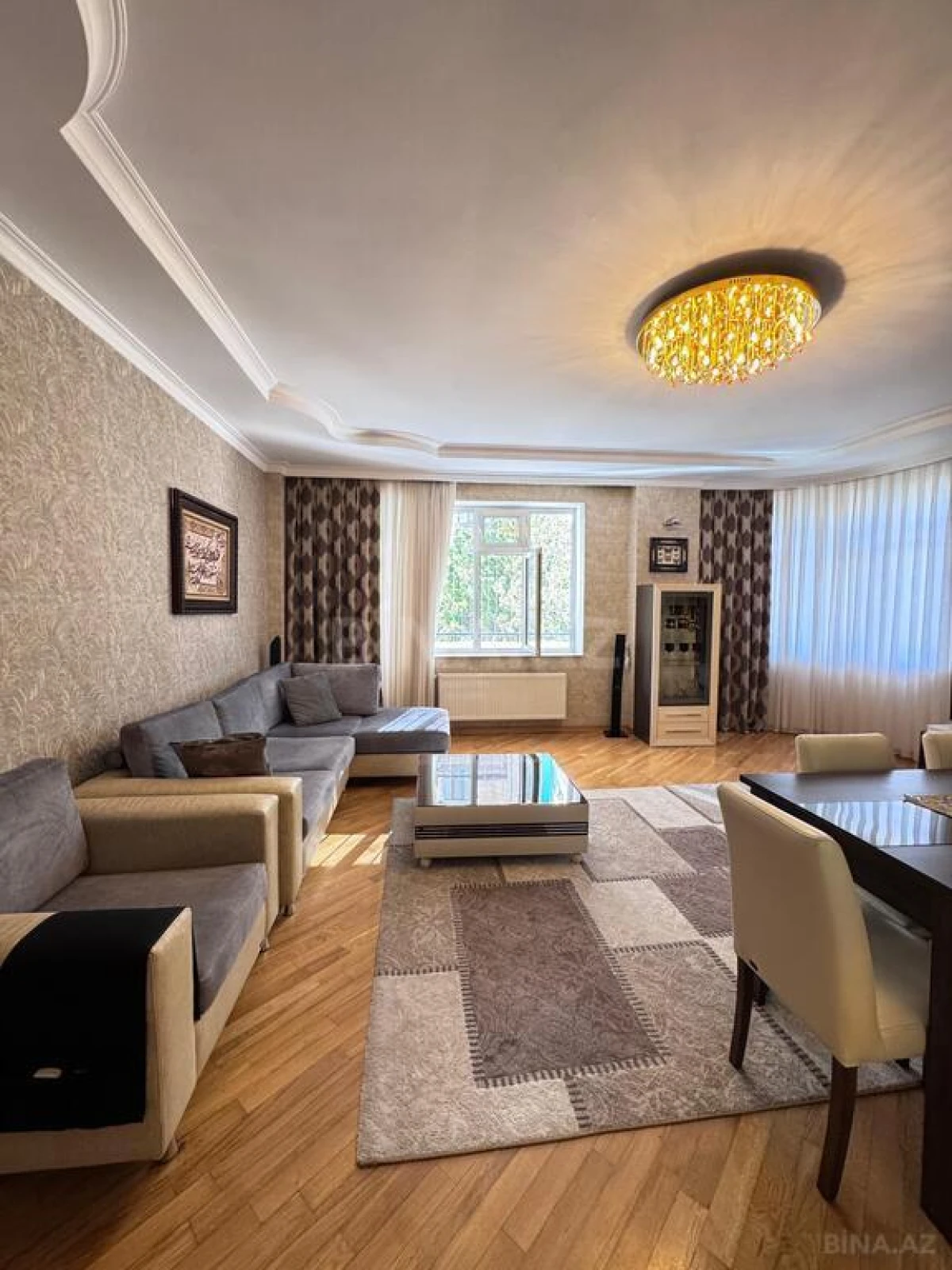 Satılır 4 otaqlı mənzil 203 m²