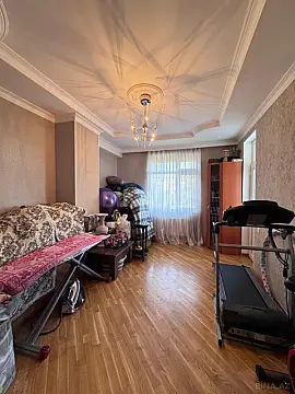 Satılır 4 otaqlı mənzil 203 m²