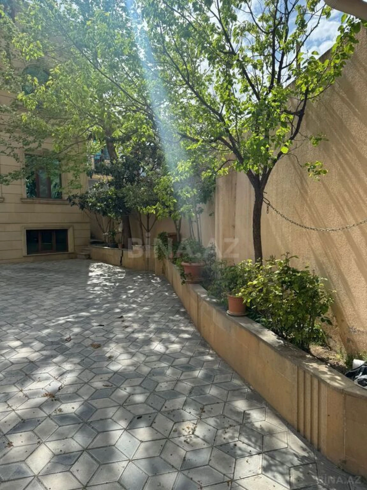Satılır 5 otaqlı həyət evi 500 m²