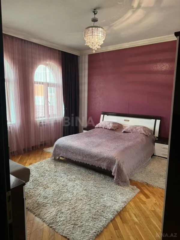 Satılır 5 otaqlı həyət evi 500 m²