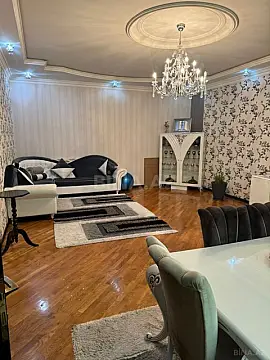 Satılır 5 otaqlı həyət evi 500 m²