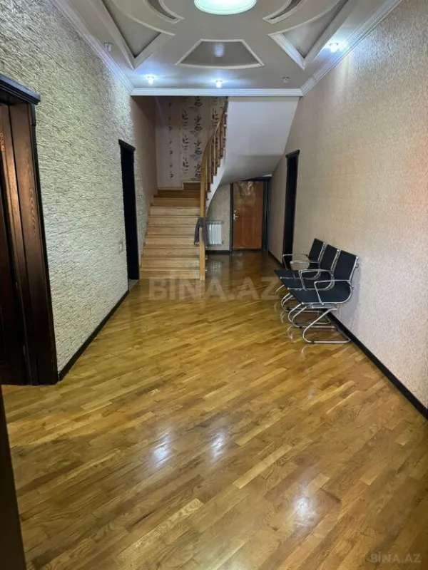 Satılır 5 otaqlı həyət evi 500 m²