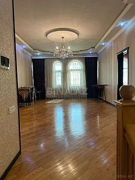 Satılır 5 otaqlı həyət evi 500 m²