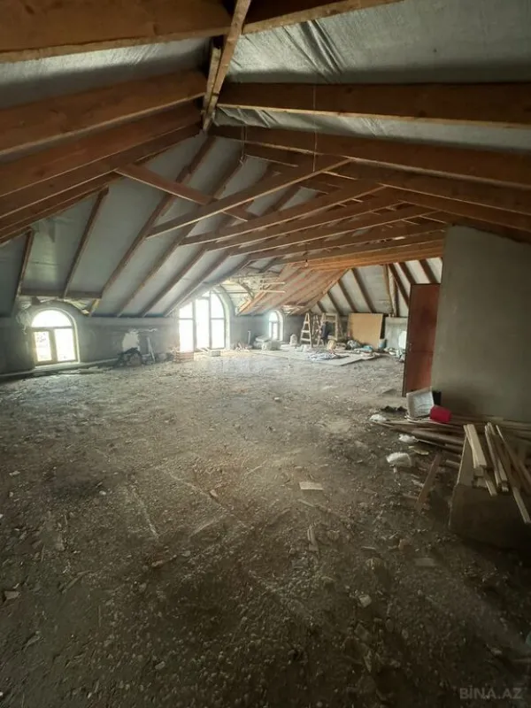 Satılır 5 otaqlı həyət evi 500 m²