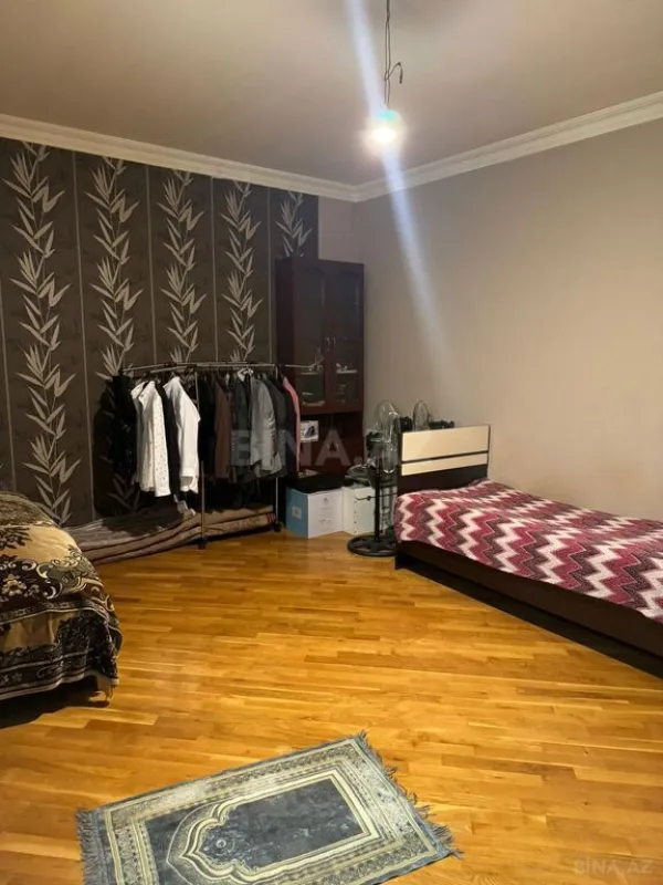 Satılır 5 otaqlı həyət evi 500 m²