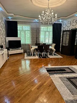 Satılır 5 otaqlı həyət evi 500 m²