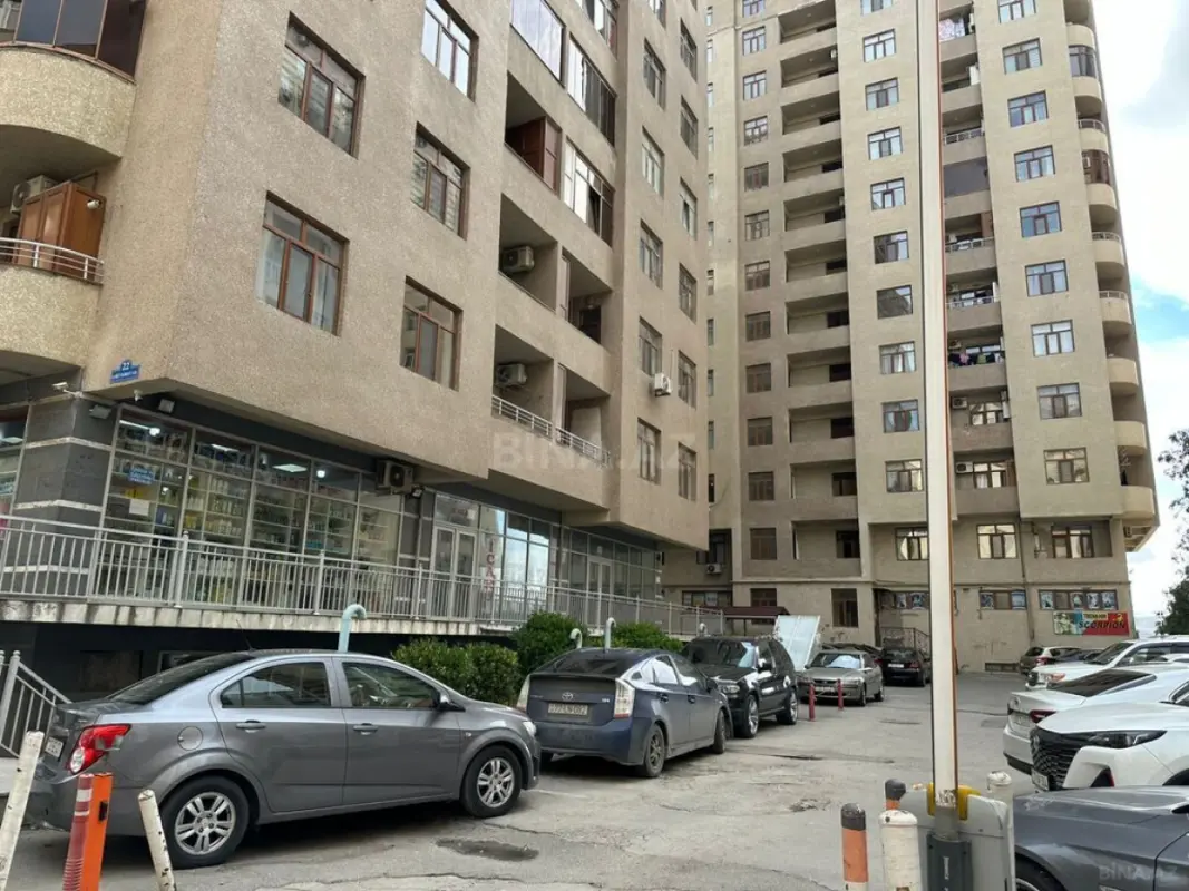 Satılır 3 otaqlı mənzil 125 m²