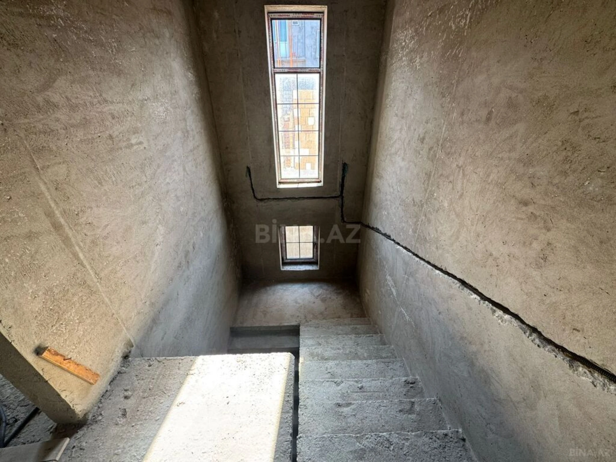 Satılır 6 otaqlı həyət evi 400 m²