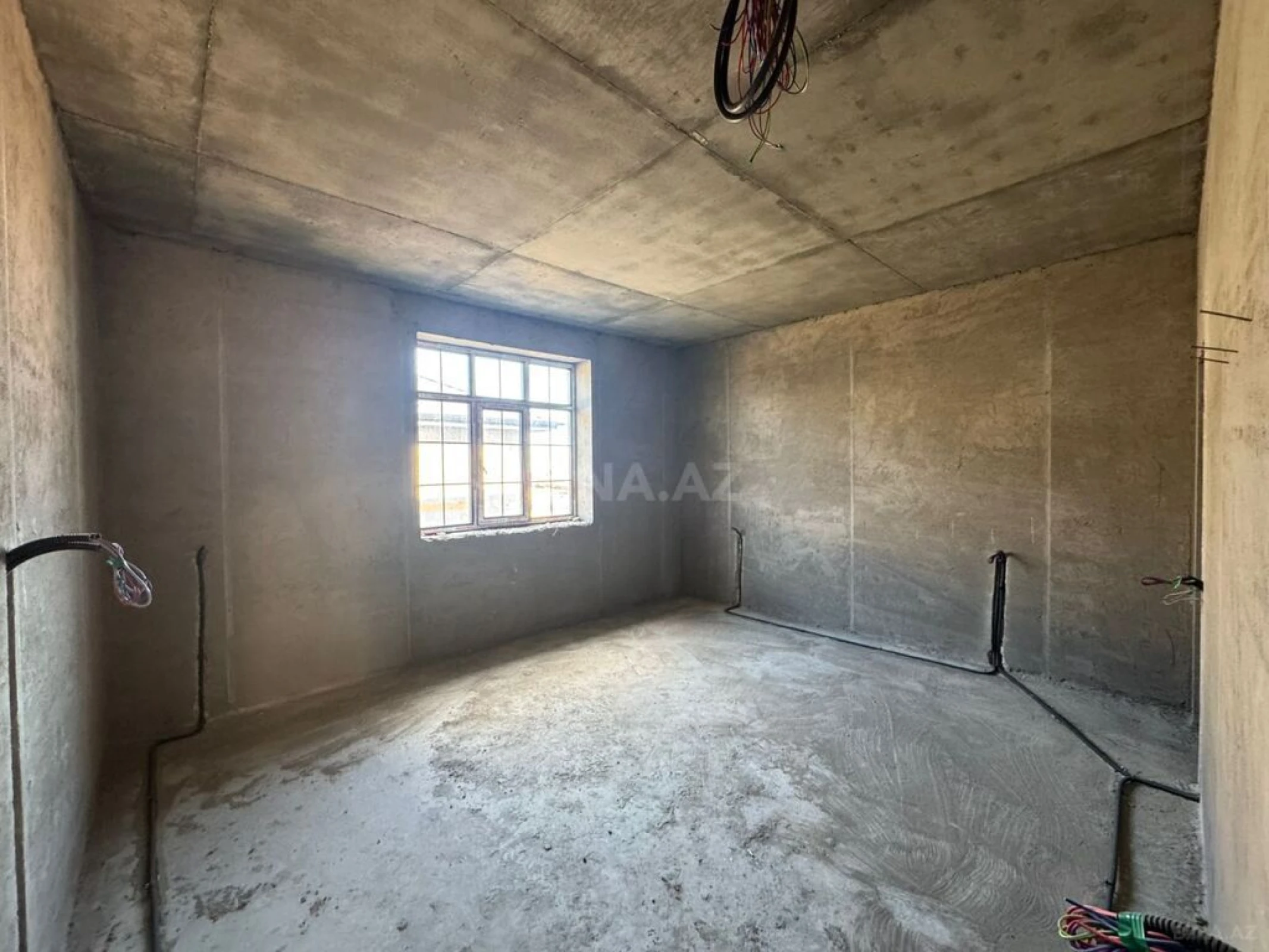 Satılır 6 otaqlı həyət evi 400 m²