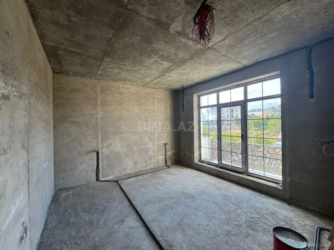 Satılır 6 otaqlı həyət evi 400 m²