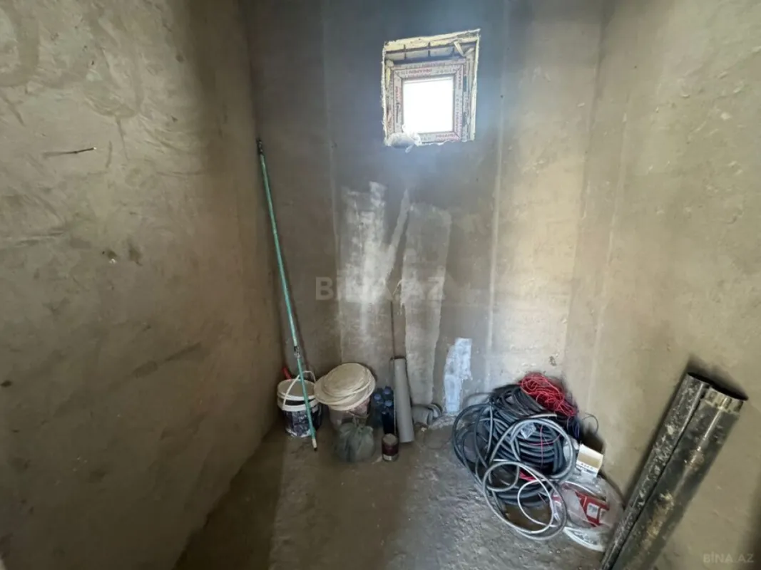 Satılır 6 otaqlı həyət evi 400 m²