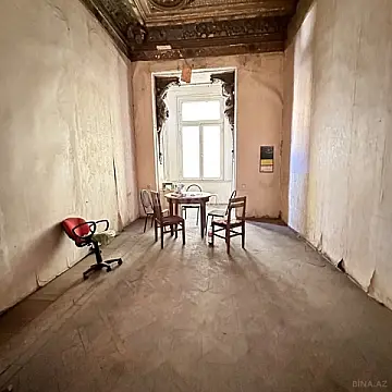 Satılır 6 otaqlı mənzil 220 m²