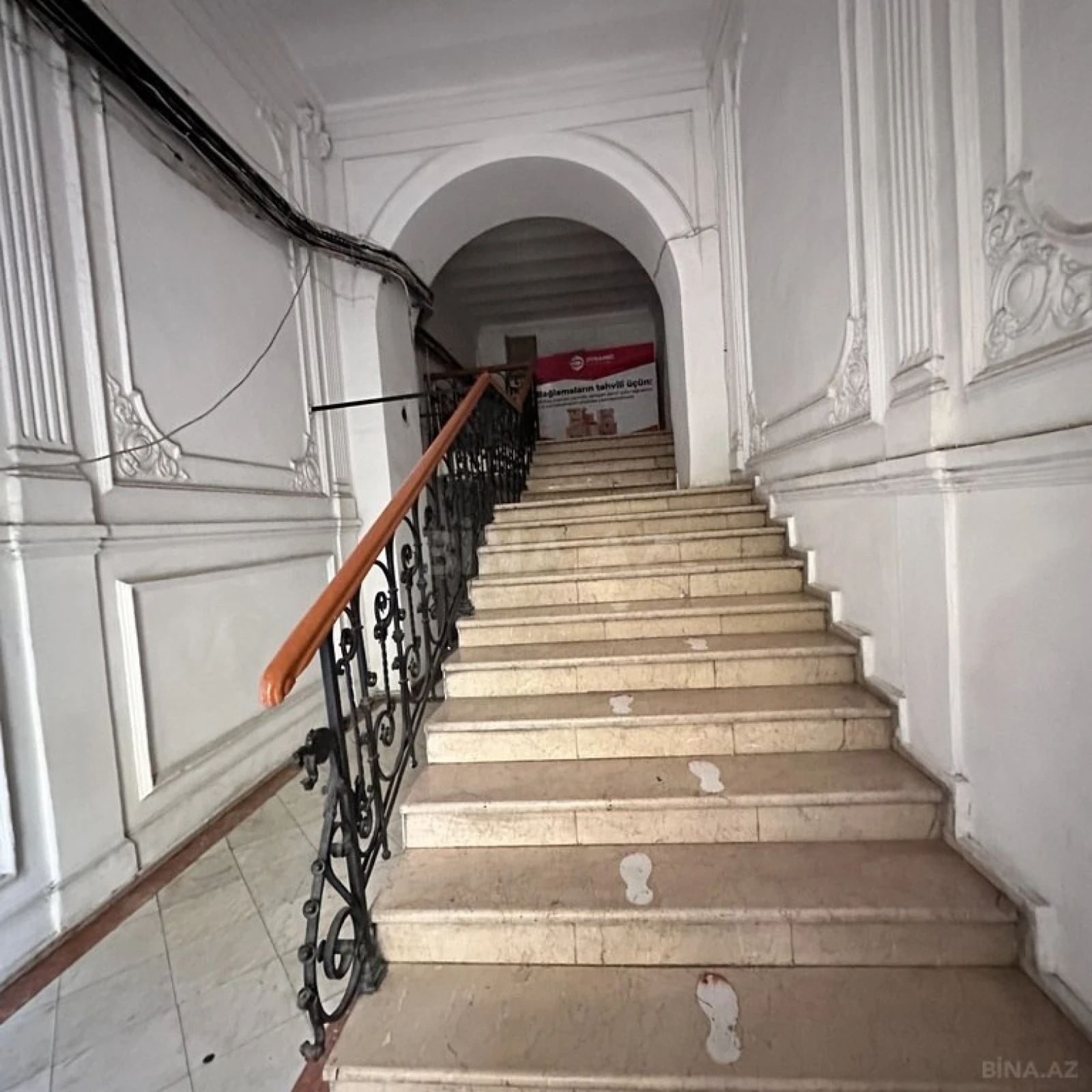 Satılır 6 otaqlı mənzil 220 m²