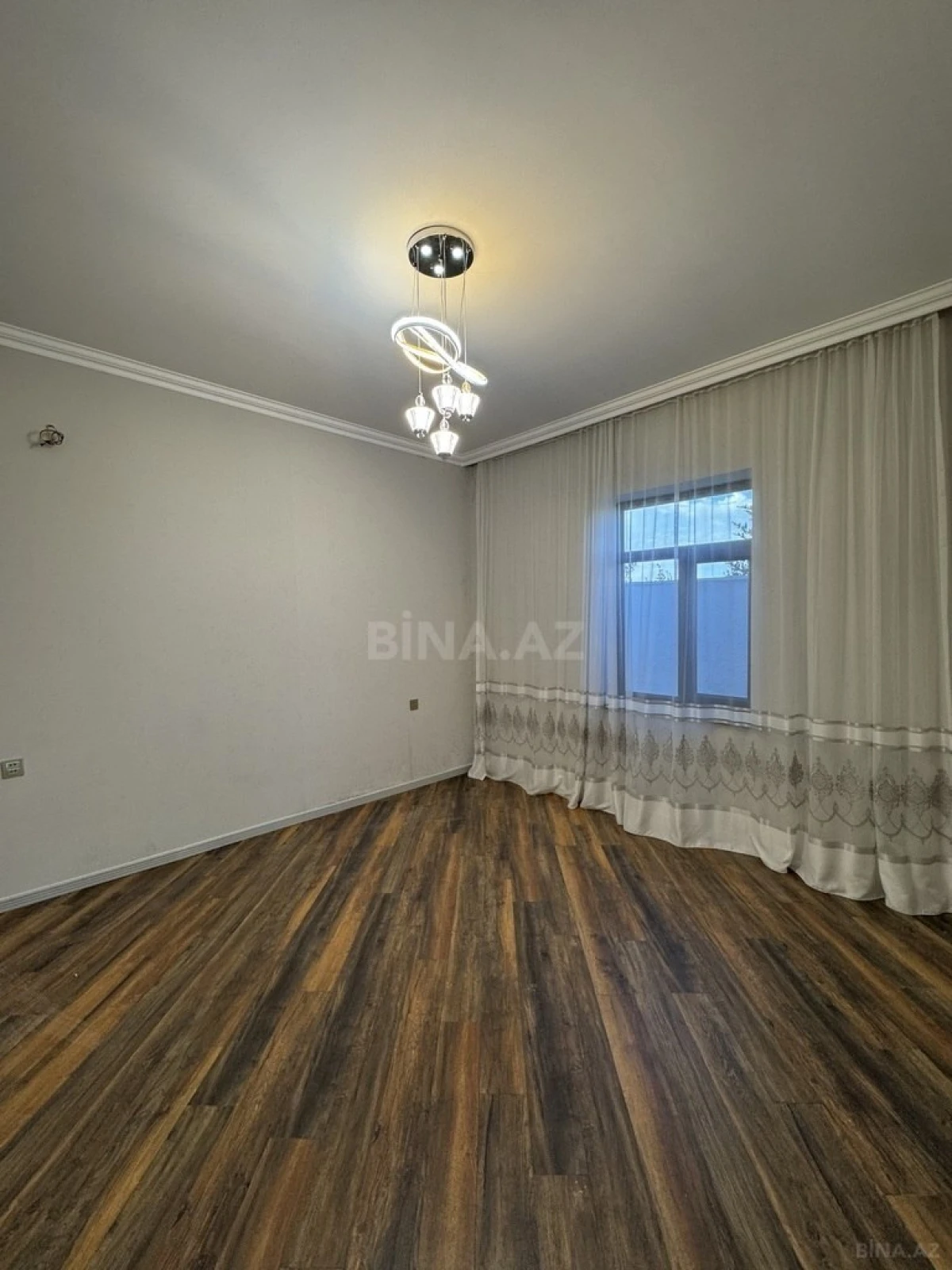 Satılır 4 otaqlı həyət evi 160 m²