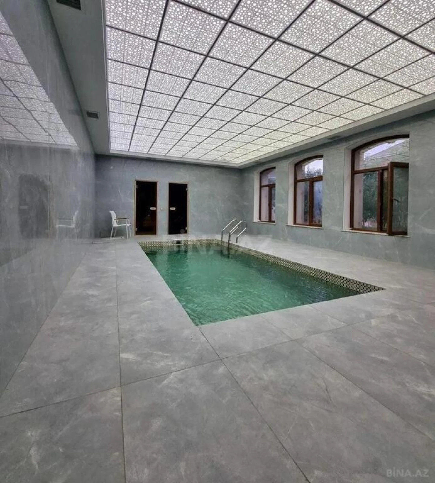 Kirayə verilir 6 otaqlı həyət evi 500 m²