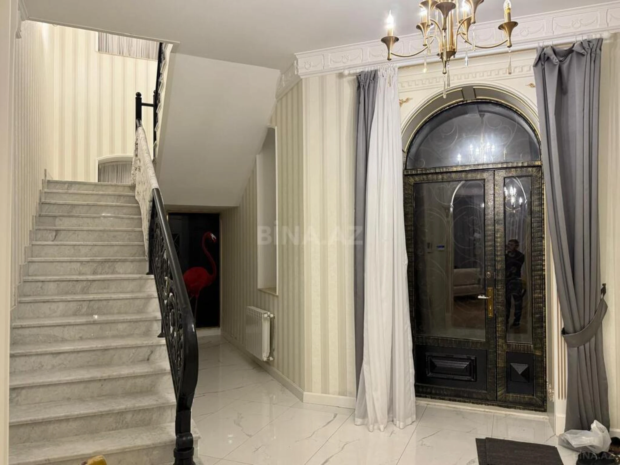 Kirayə verilir 6 otaqlı həyət evi 500 m²