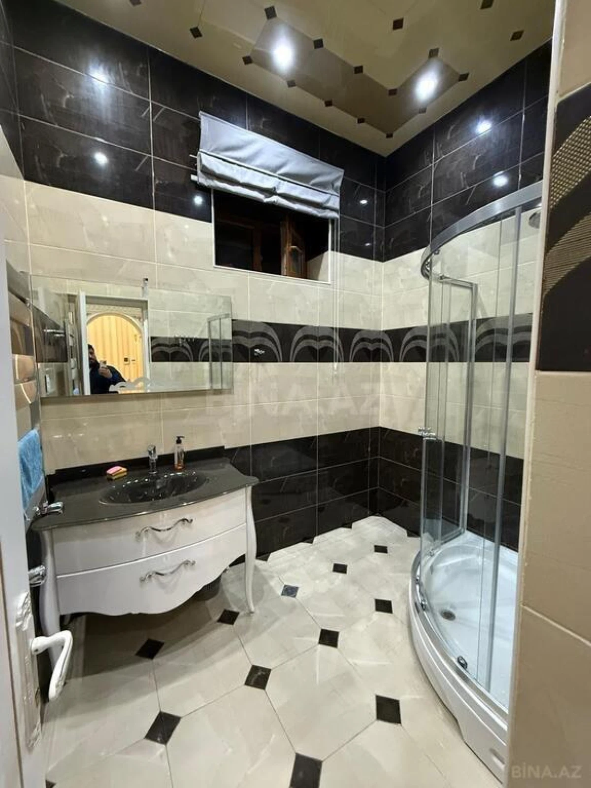 Kirayə verilir 6 otaqlı həyət evi 500 m²