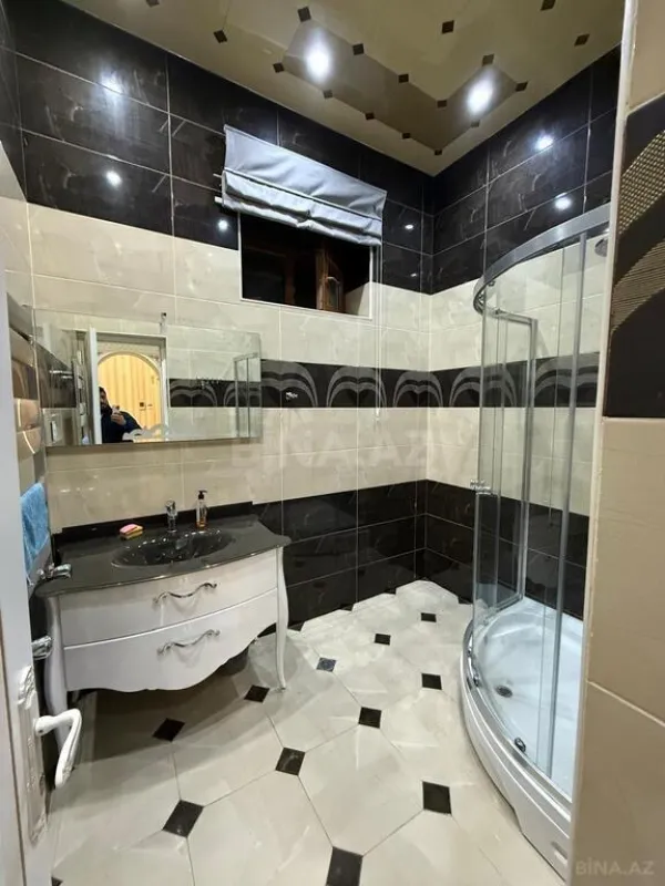 Kirayə verilir 6 otaqlı həyət evi 500 m²