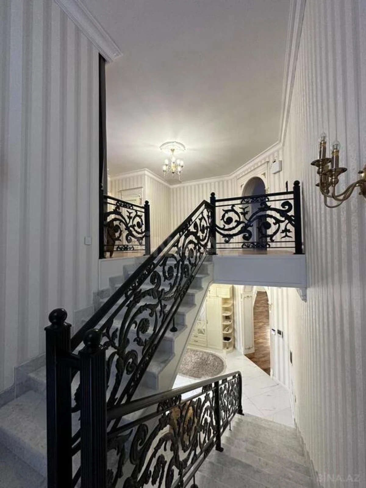 Kirayə verilir 6 otaqlı həyət evi 500 m²