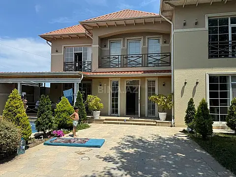 Kirayə verilir 4 otaqlı həyət evi 260 m²