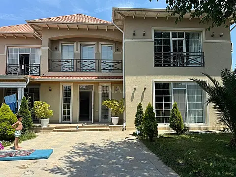 Kirayə verilir 4 otaqlı həyət evi 260 m²