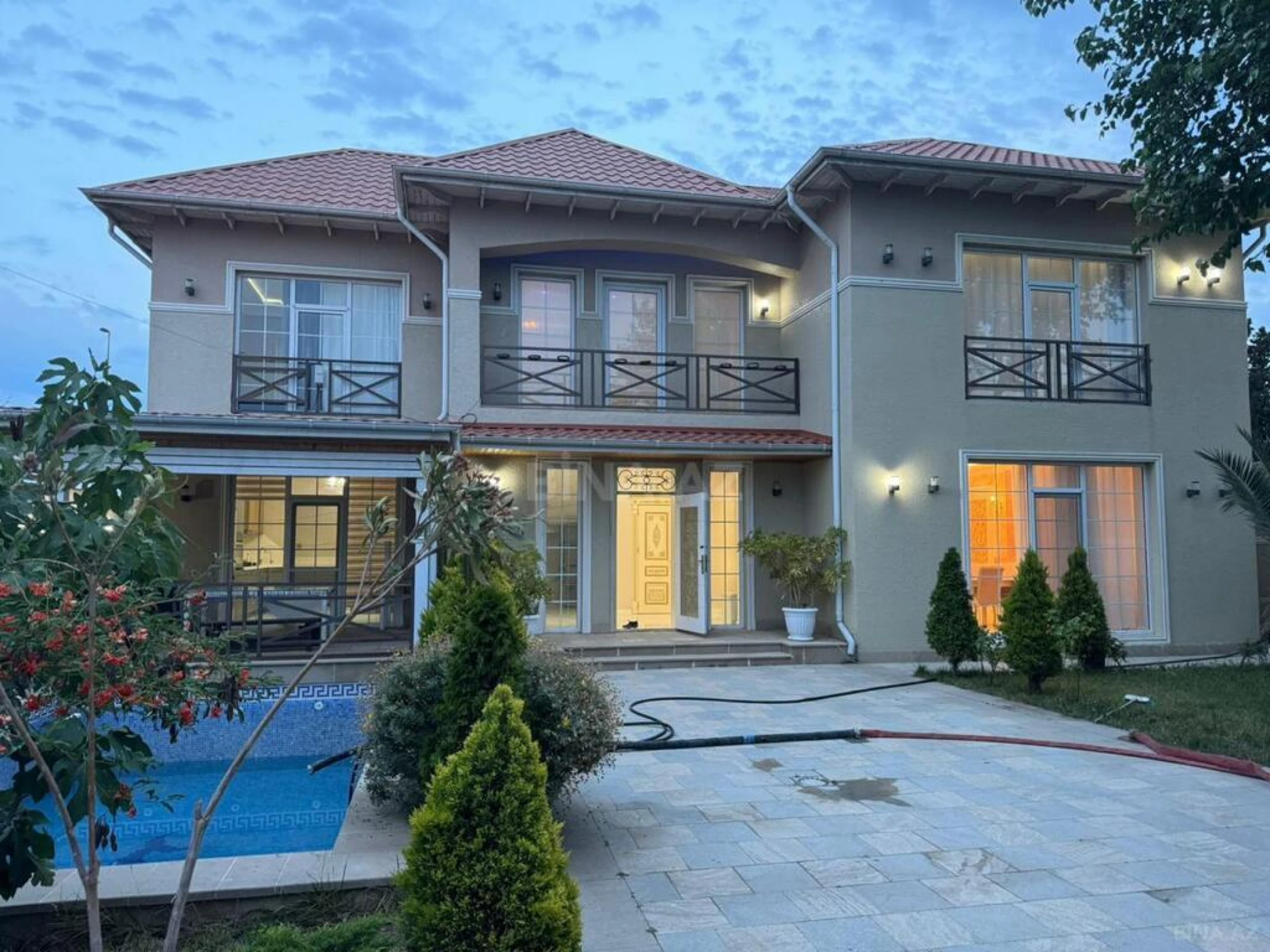 Kirayə verilir 4 otaqlı həyət evi 260 m²
