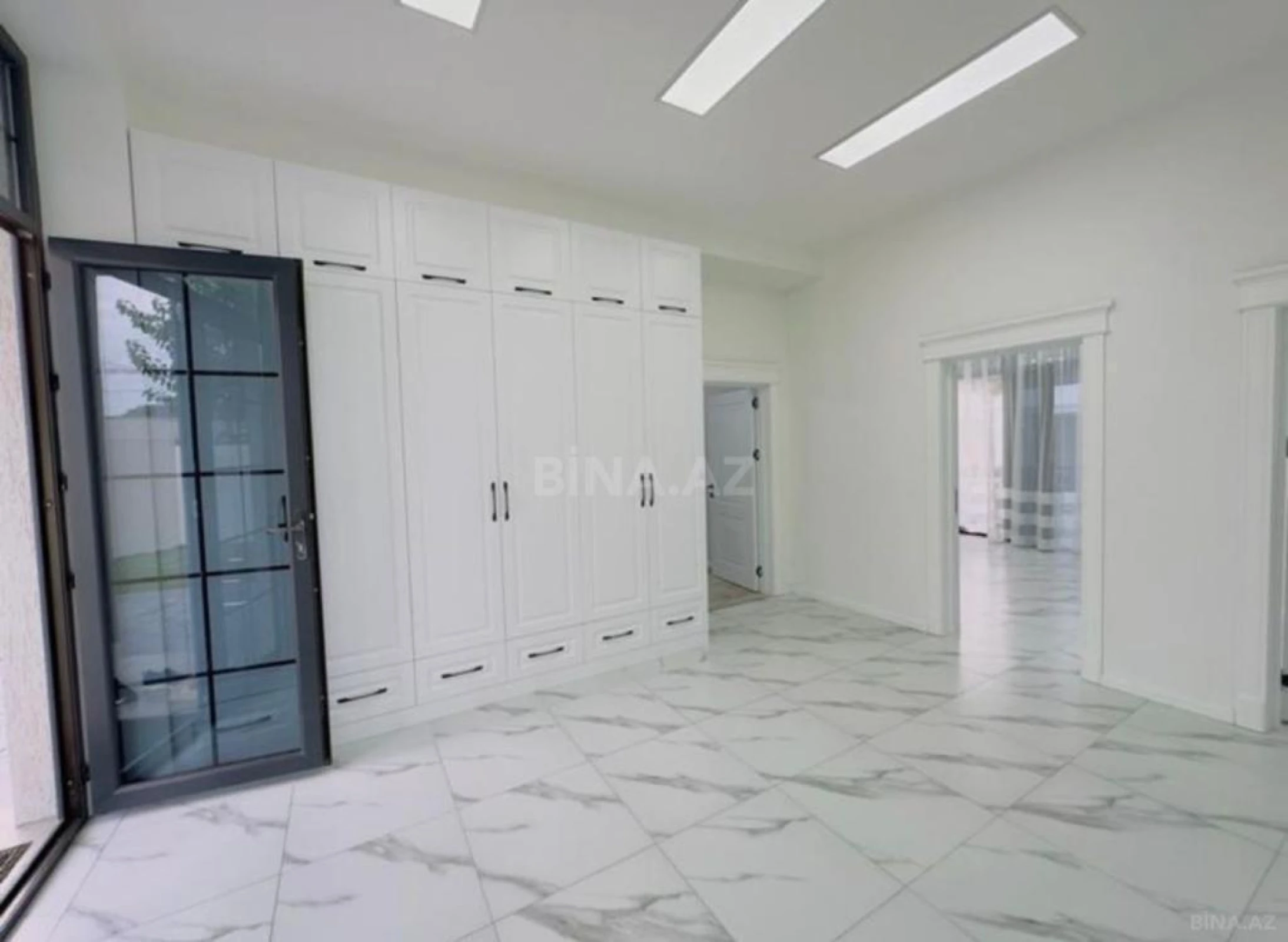 Kirayə verilir 4 otaqlı həyət evi 290 m²