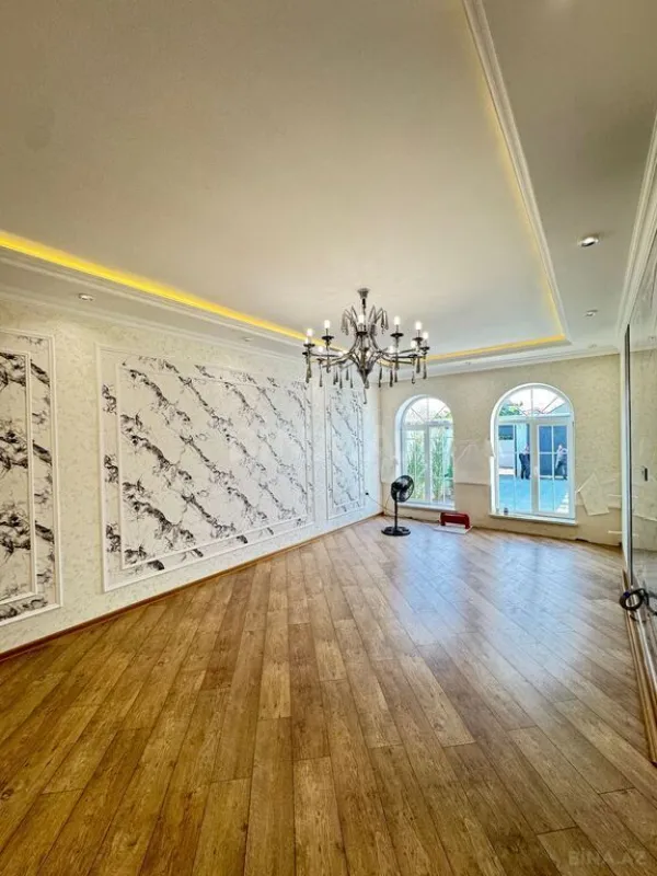 Satılır 4 otaqlı həyət evi 160 m²