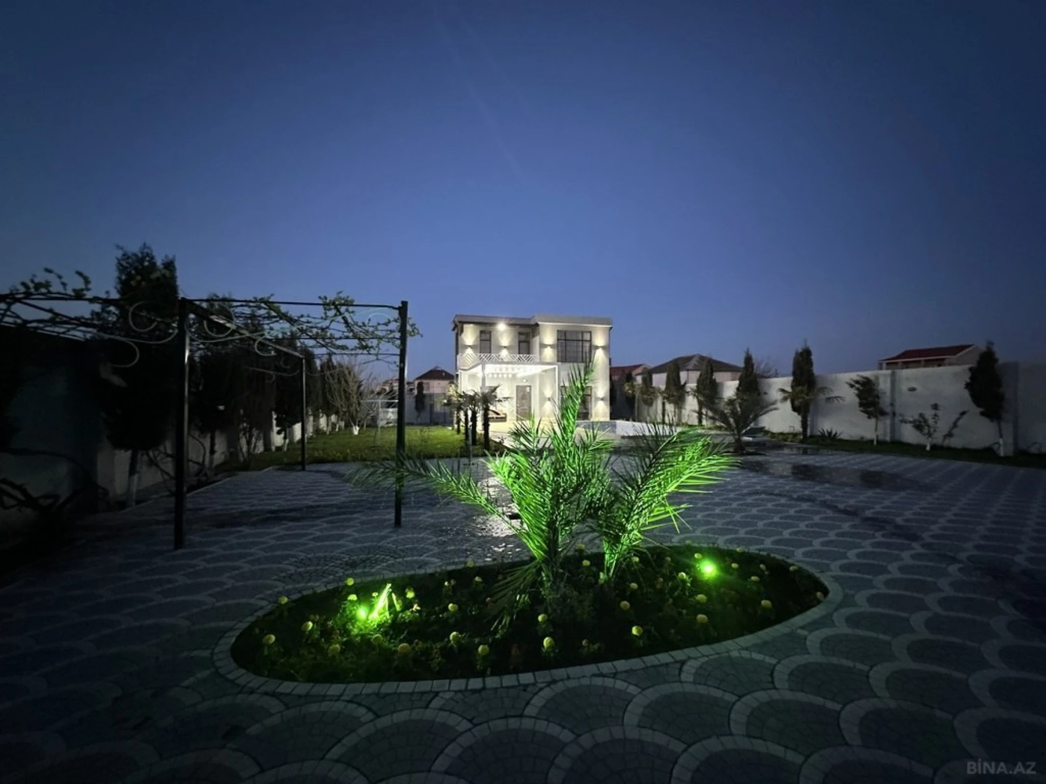 Kirayə verilir 5 otaqlı həyət evi 200 m²