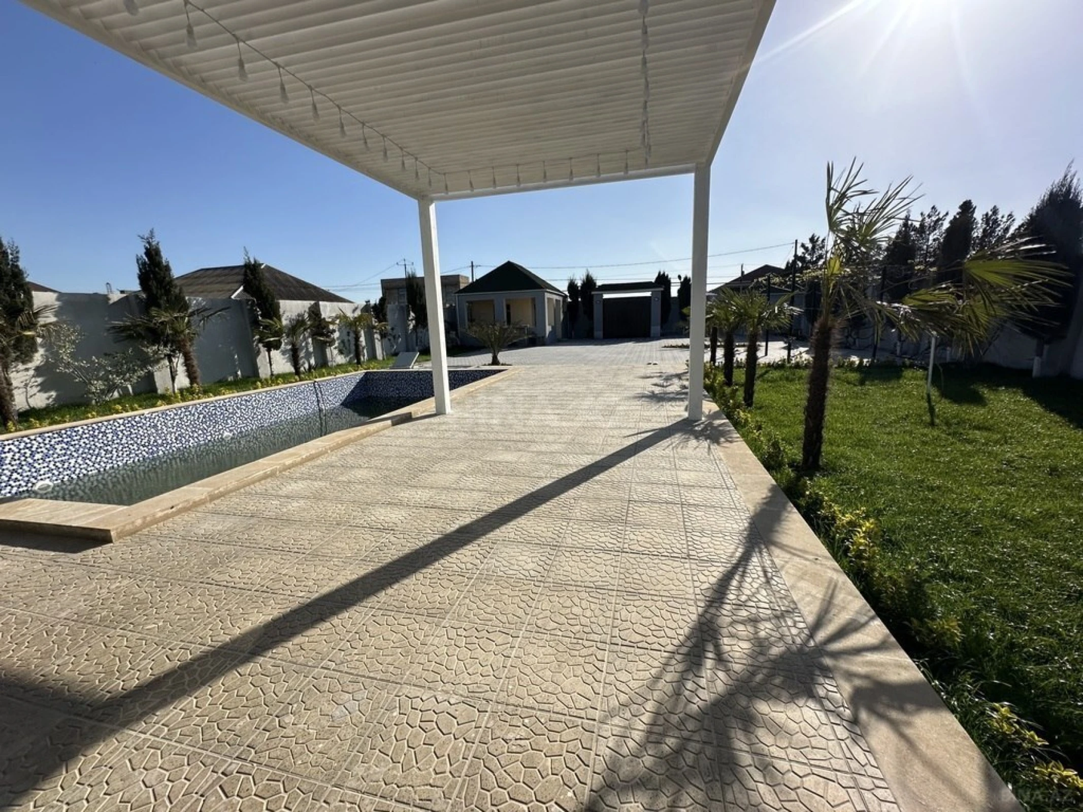 Kirayə verilir 5 otaqlı həyət evi 200 m²