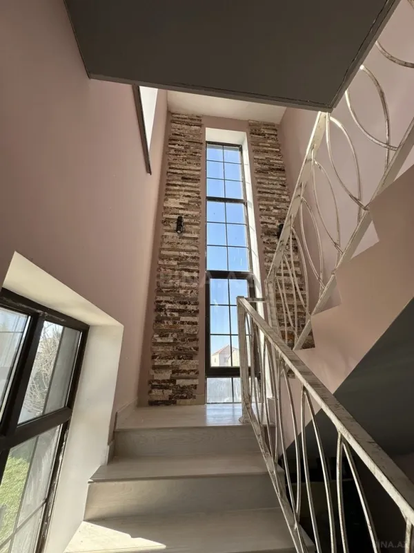 Kirayə verilir 5 otaqlı həyət evi 200 m²