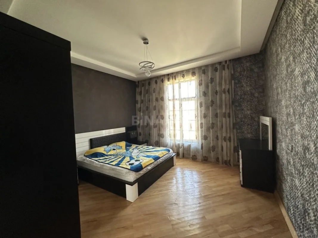 Kirayə verilir 5 otaqlı həyət evi 200 m²