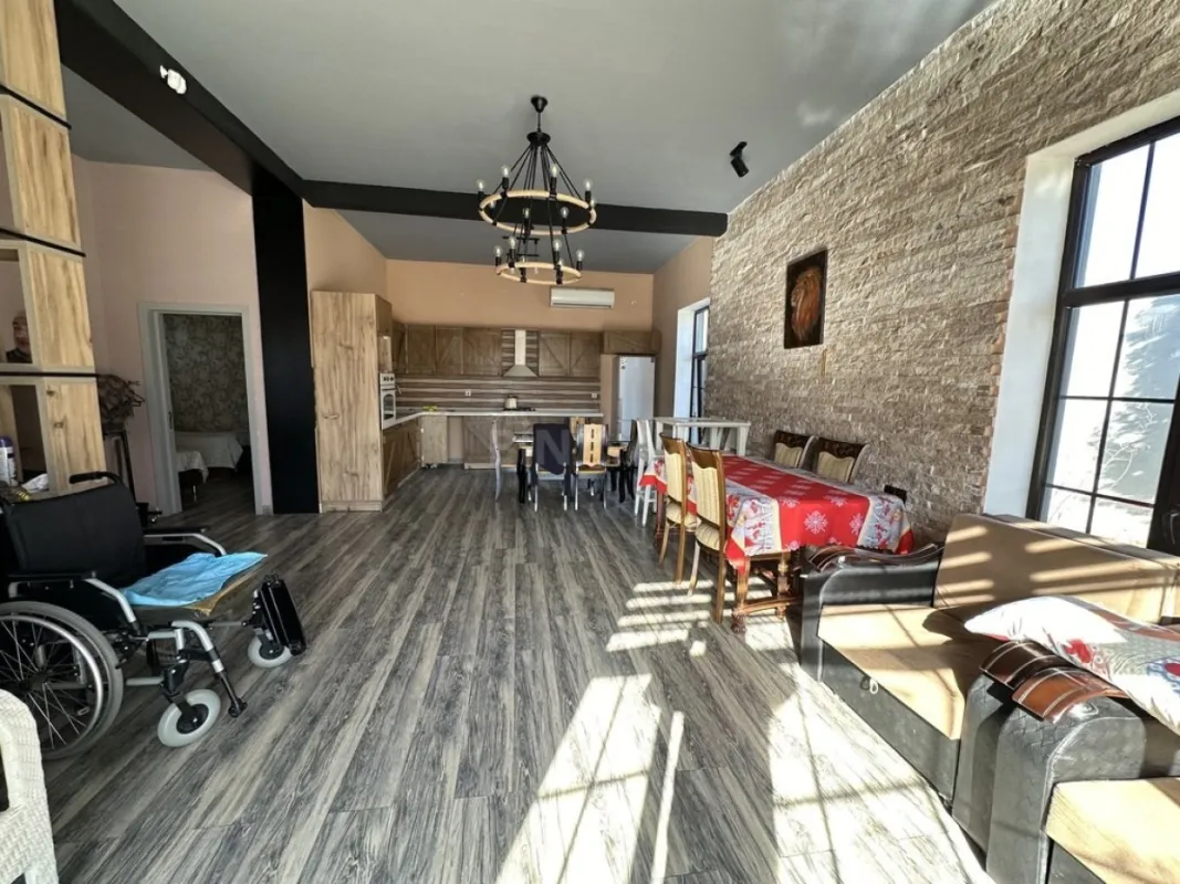 Kirayə verilir 5 otaqlı həyət evi 200 m²