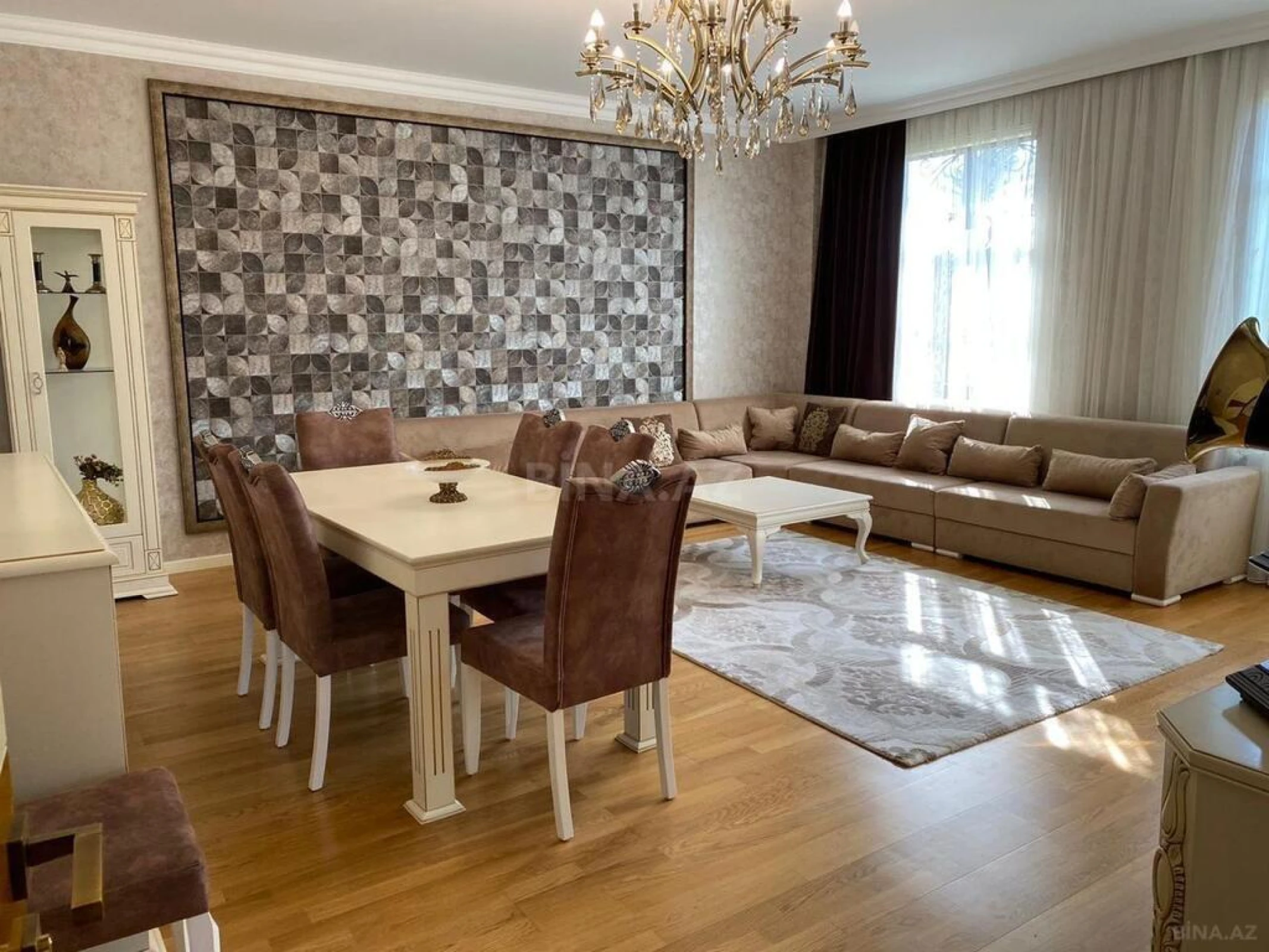 Kirayə verilir 6 otaqlı həyət evi 450 m²