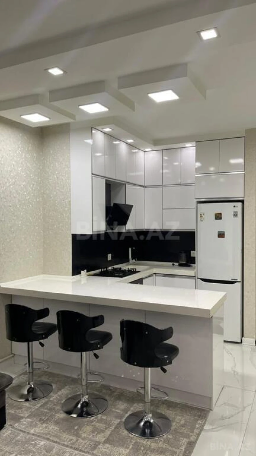 Kirayə verilir 2 otaqlı mənzil 70 m²