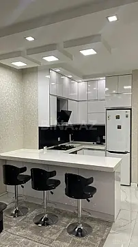 Kirayə verilir 2 otaqlı mənzil 70 m²