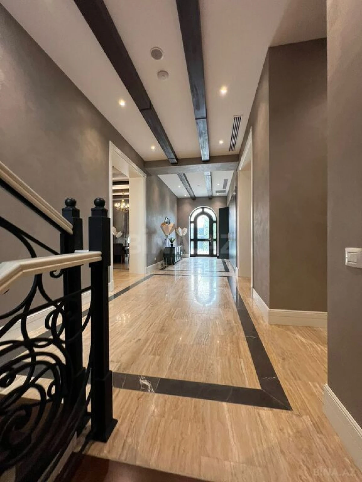 Kirayə verilir 6 otaqlı həyət evi 280 m²