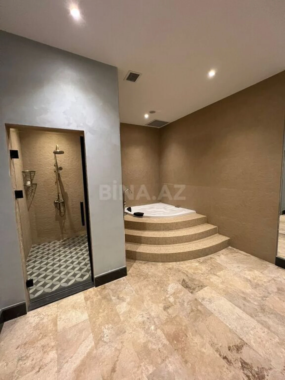 Kirayə verilir 6 otaqlı həyət evi 280 m²