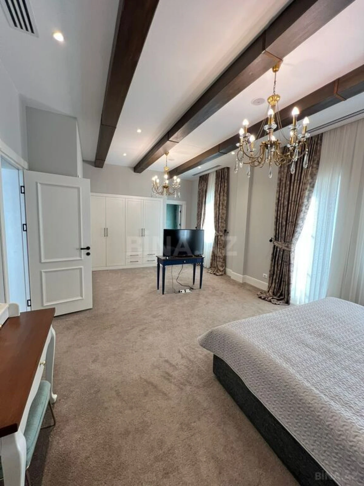 Kirayə verilir 6 otaqlı həyət evi 280 m²