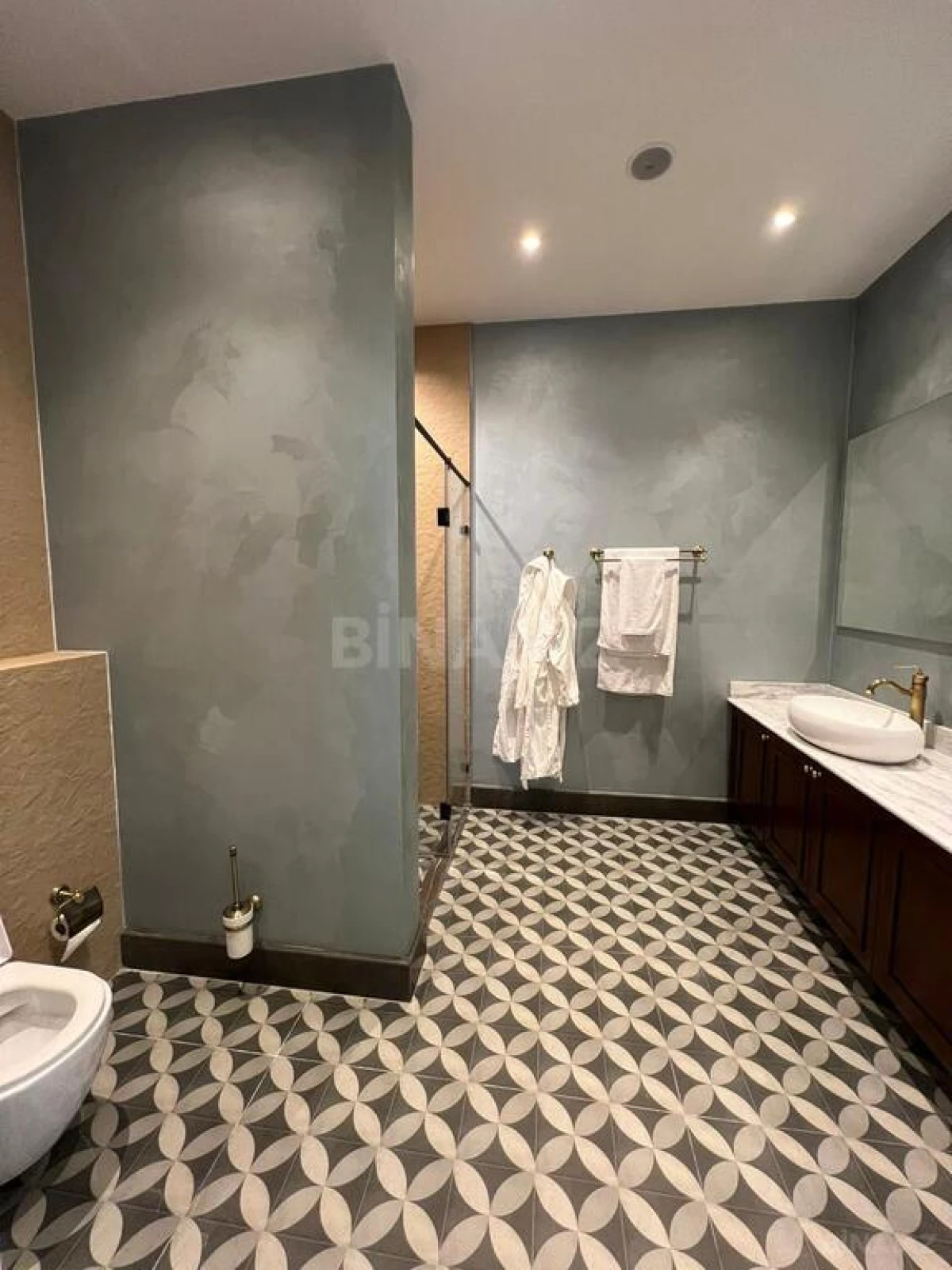 Kirayə verilir 6 otaqlı həyət evi 280 m²