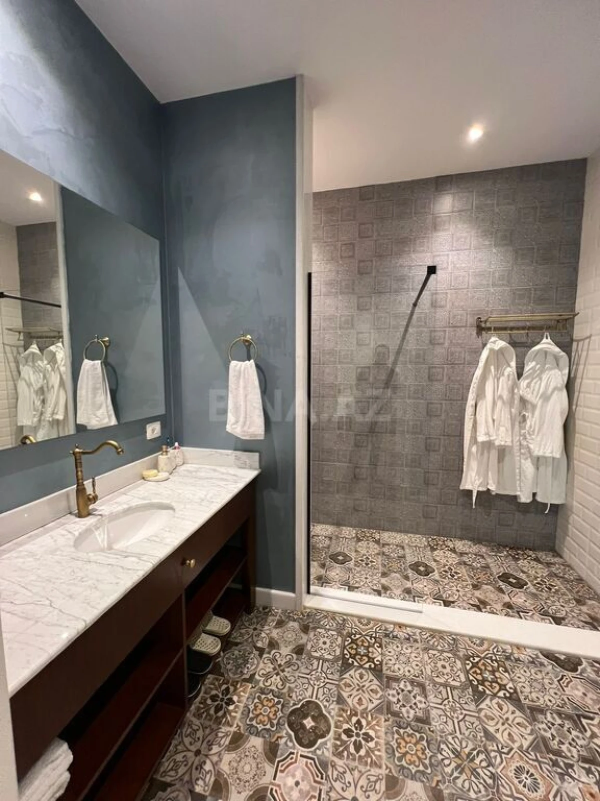 Kirayə verilir 6 otaqlı həyət evi 280 m²