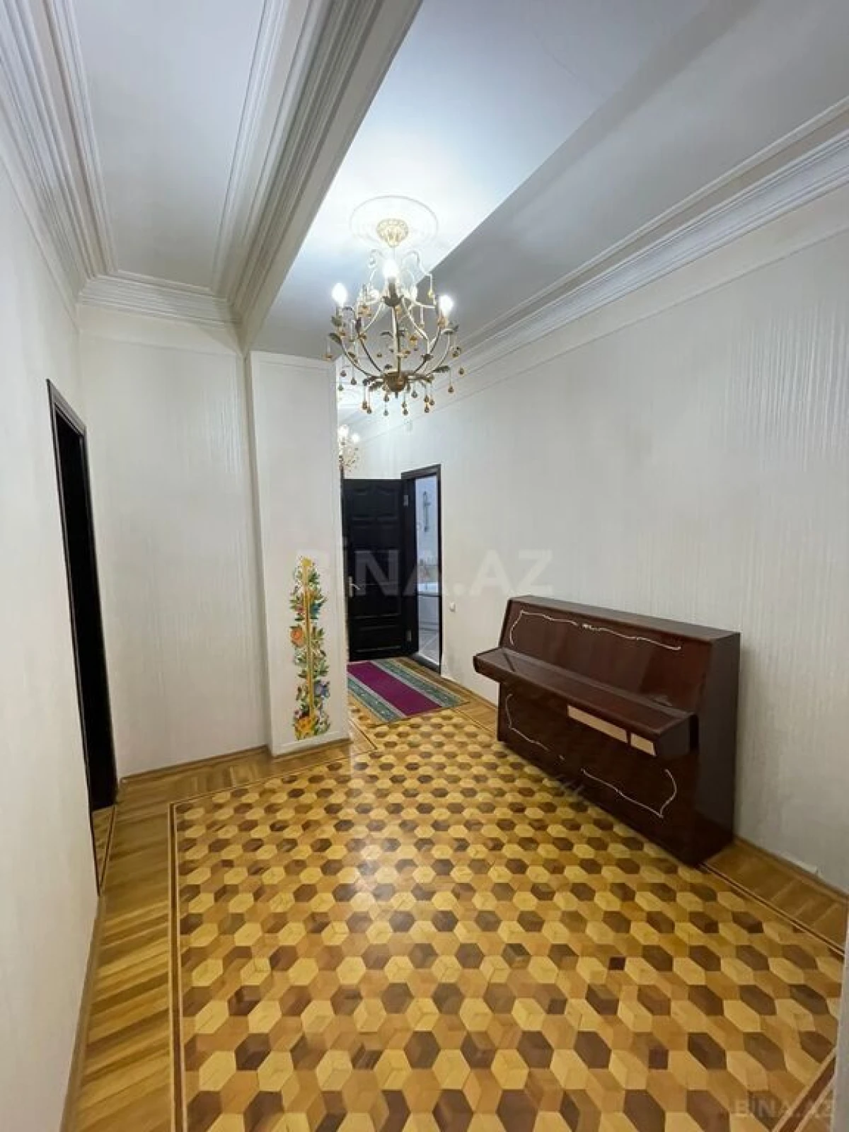 Kirayə verilir 3 otaqlı mənzil 160 m²