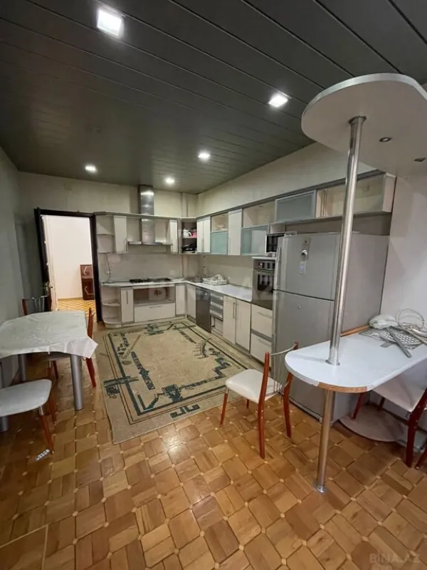 Kirayə verilir 3 otaqlı mənzil 160 m²