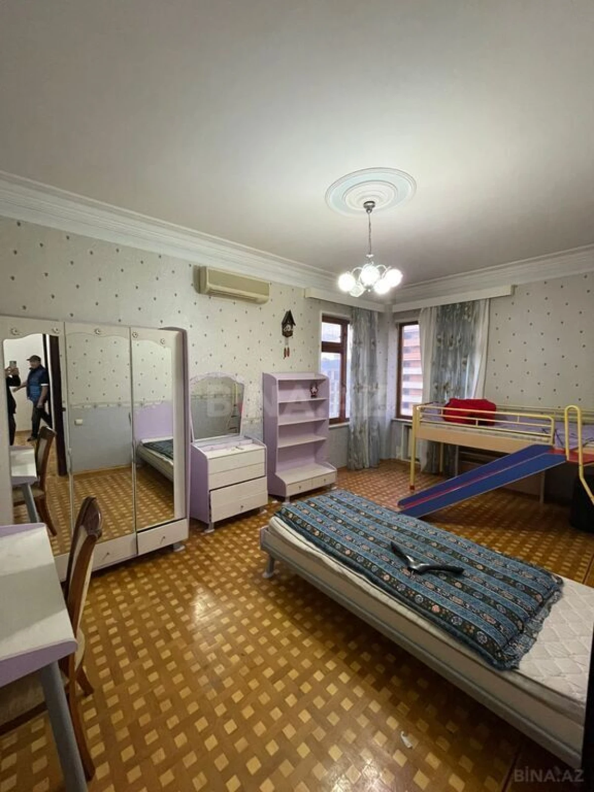 Kirayə verilir 3 otaqlı mənzil 160 m²