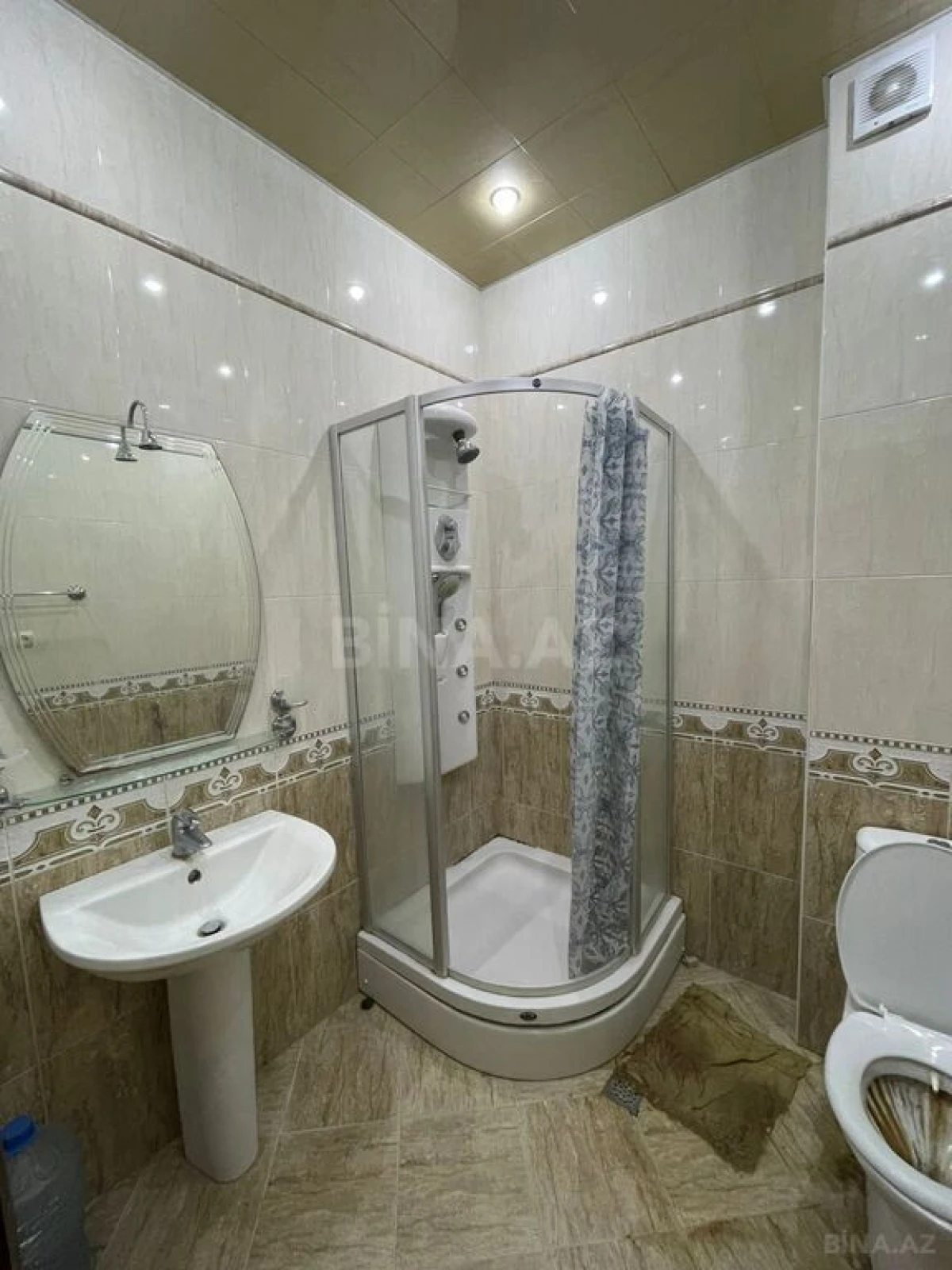Kirayə verilir 3 otaqlı mənzil 160 m²