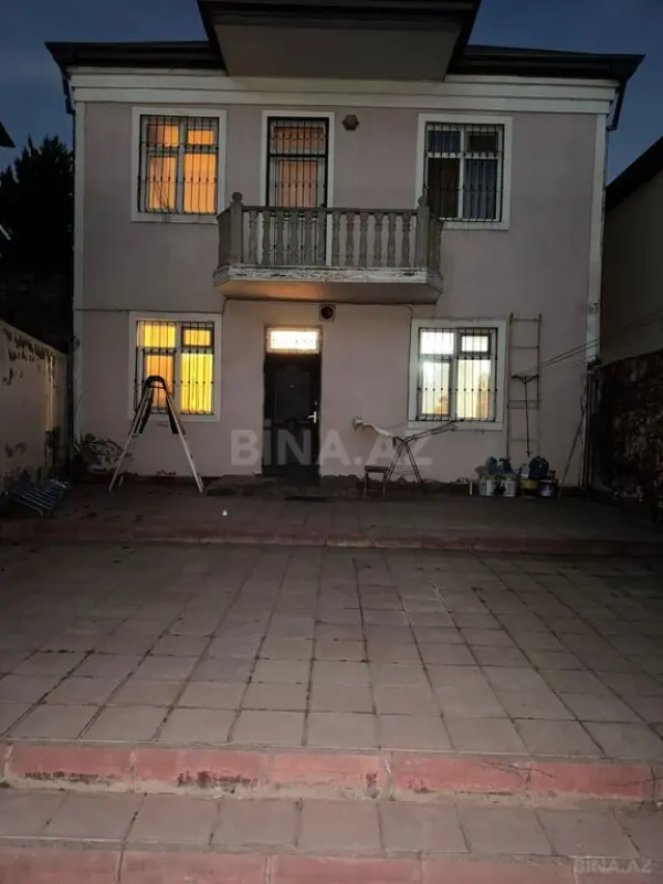 Satılır 6 otaqlı həyət evi 140 m²