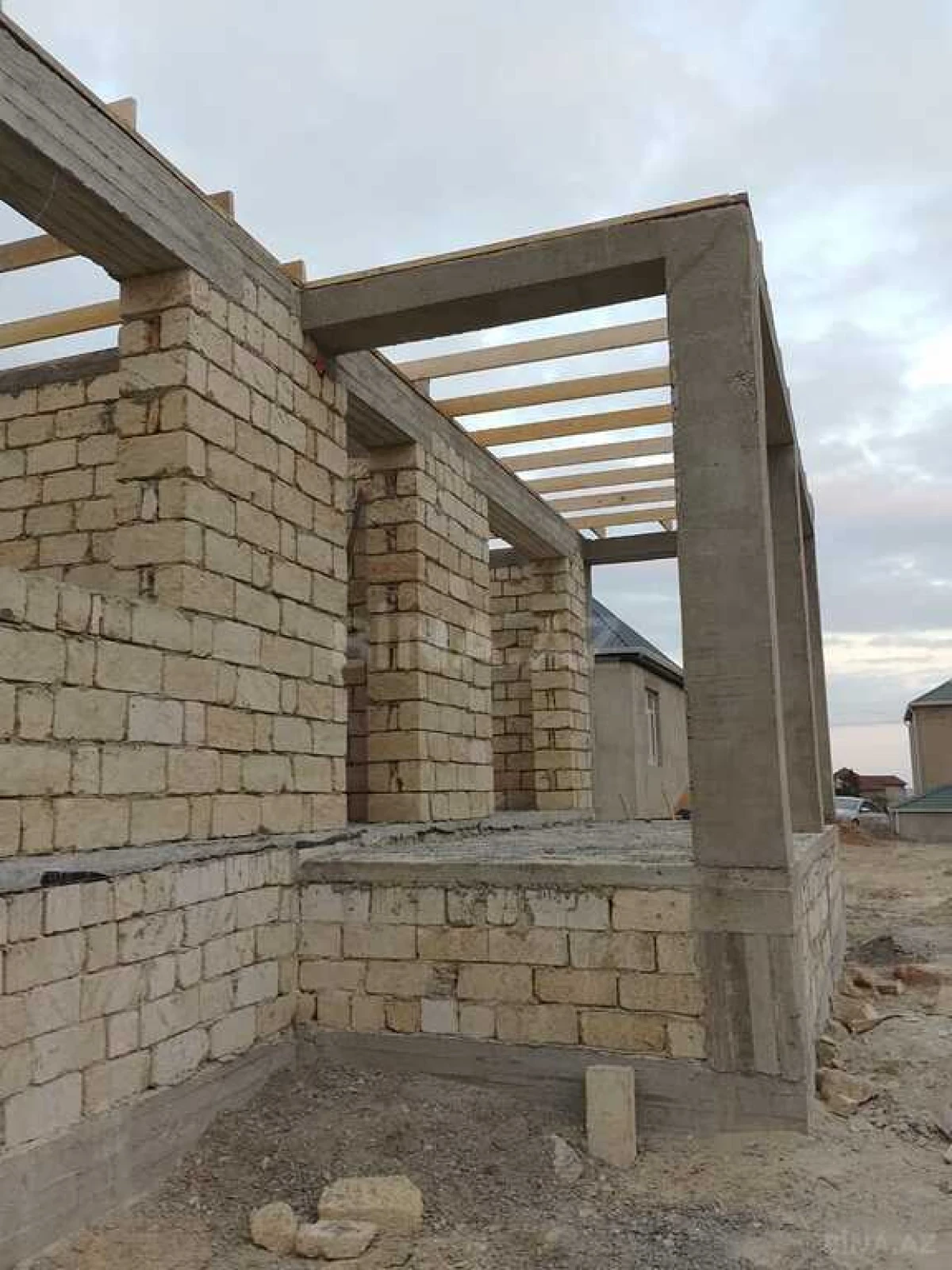 Satılır 4 otaqlı həyət evi 140 m²