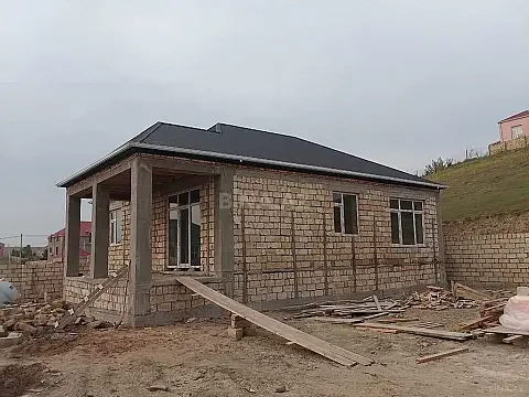 Satılır 4 otaqlı həyət evi 140 m²